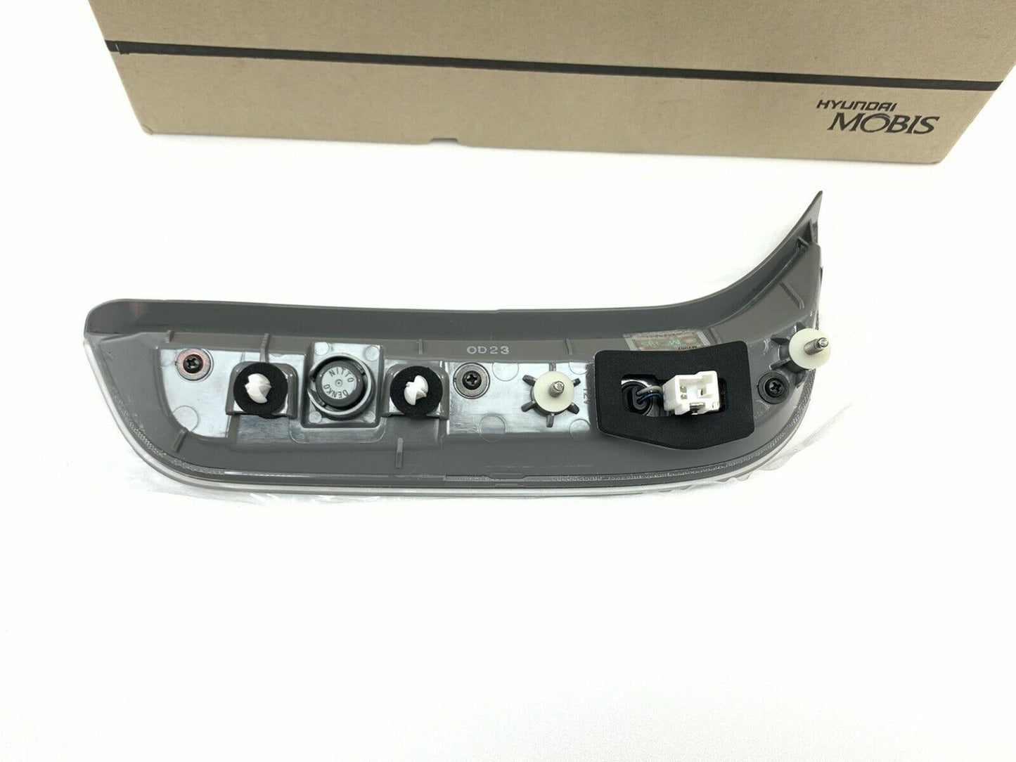 GENUINE Led Inner Tail Light for Hyundai Palisade oem 2018-2020 RH 92404S8000