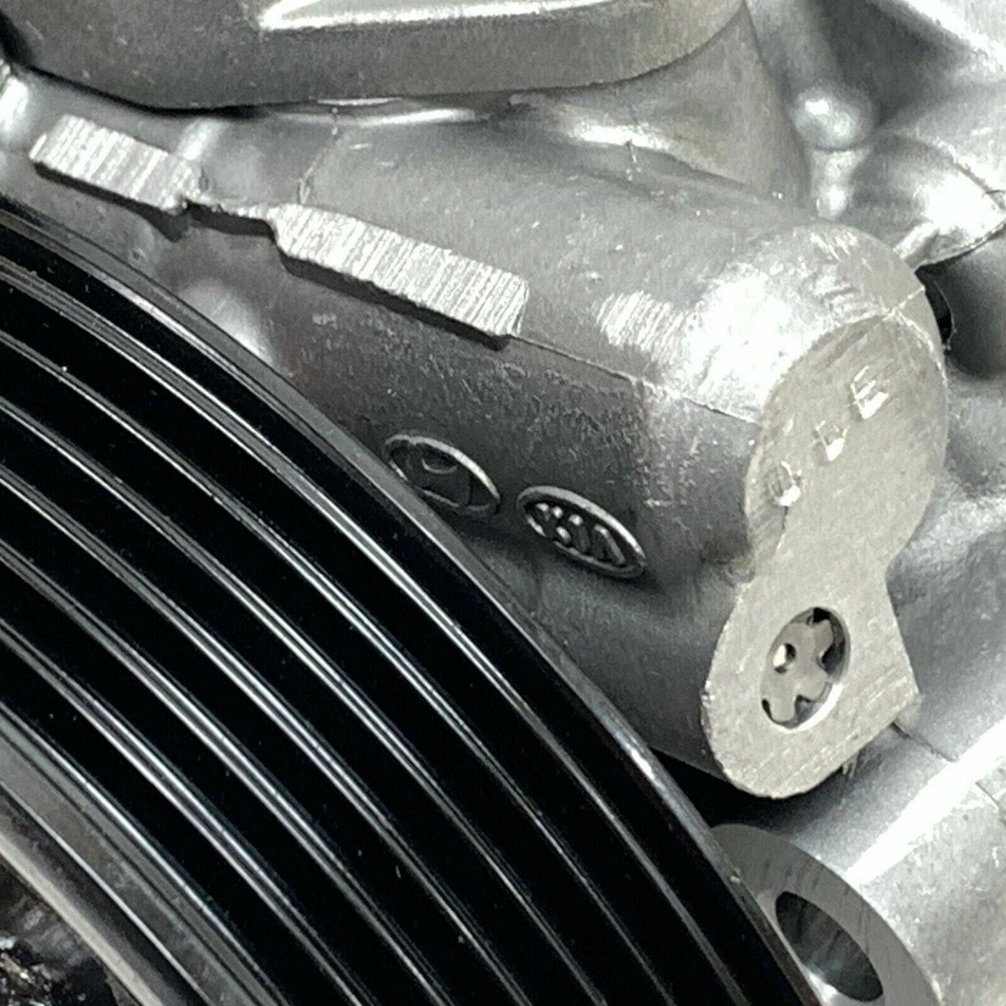 GENUINE Power Steering Oil Pump 571002E300 for KIA Sportage 2.0L Diesel 05-10