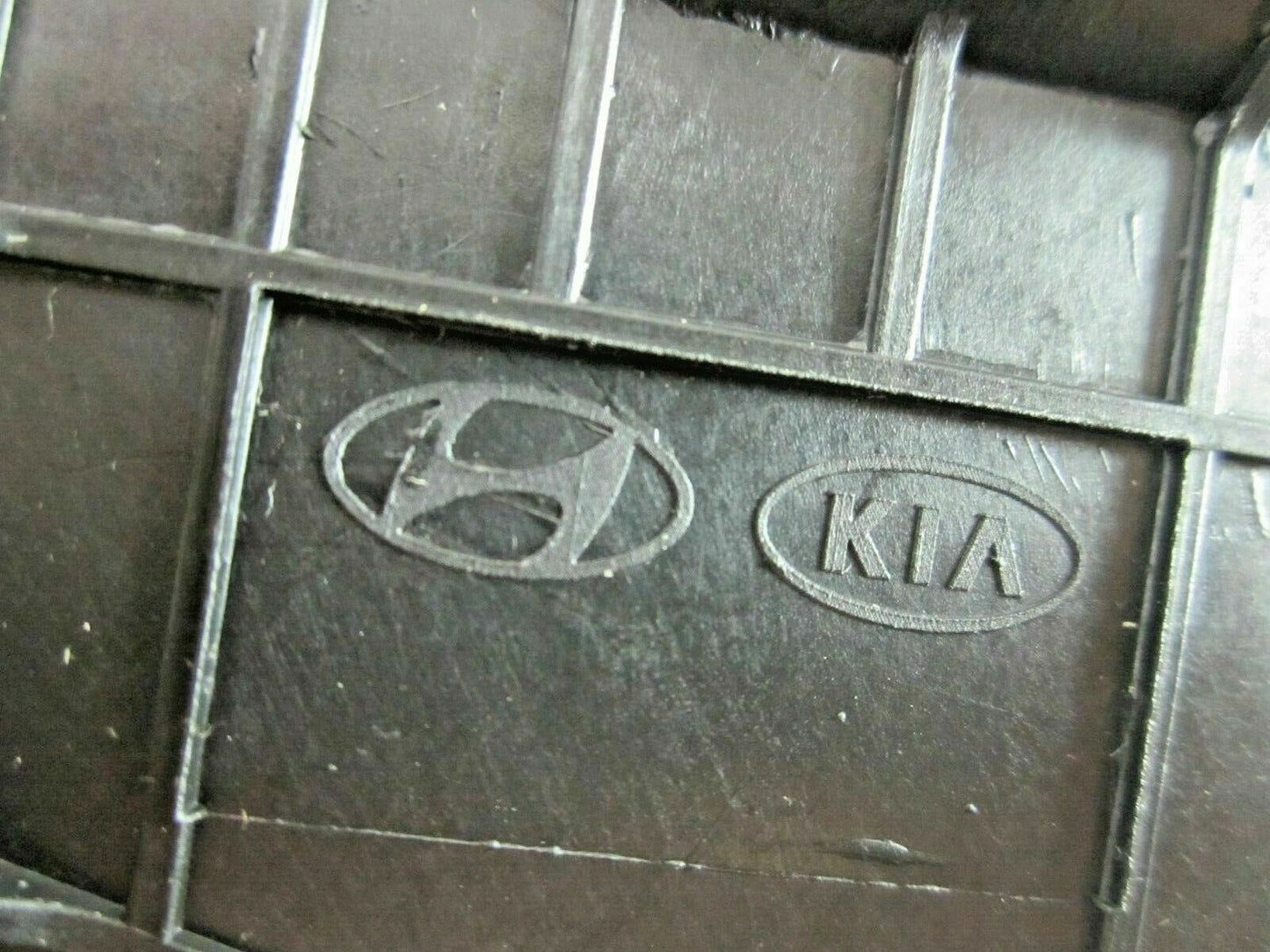 GENUINE Rear Tail Gate Latch LIFTGATE 13-19 SANTA FE 14-15 SORENTO 81230B8100