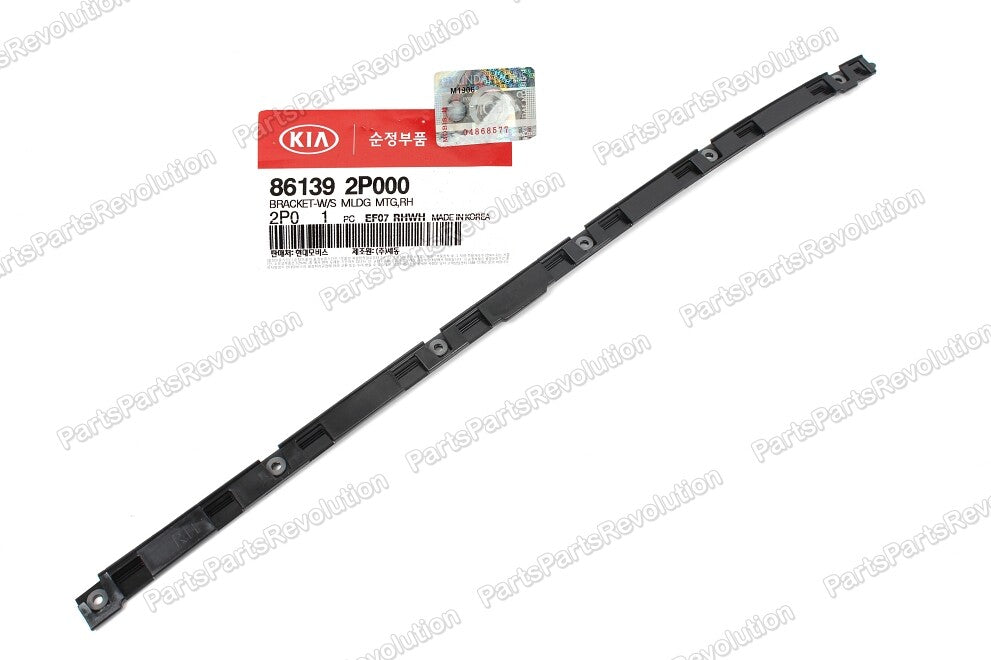 Windshield Molding Mounting Bracket Right 861392P000 for Kia Sorento 2011-2015