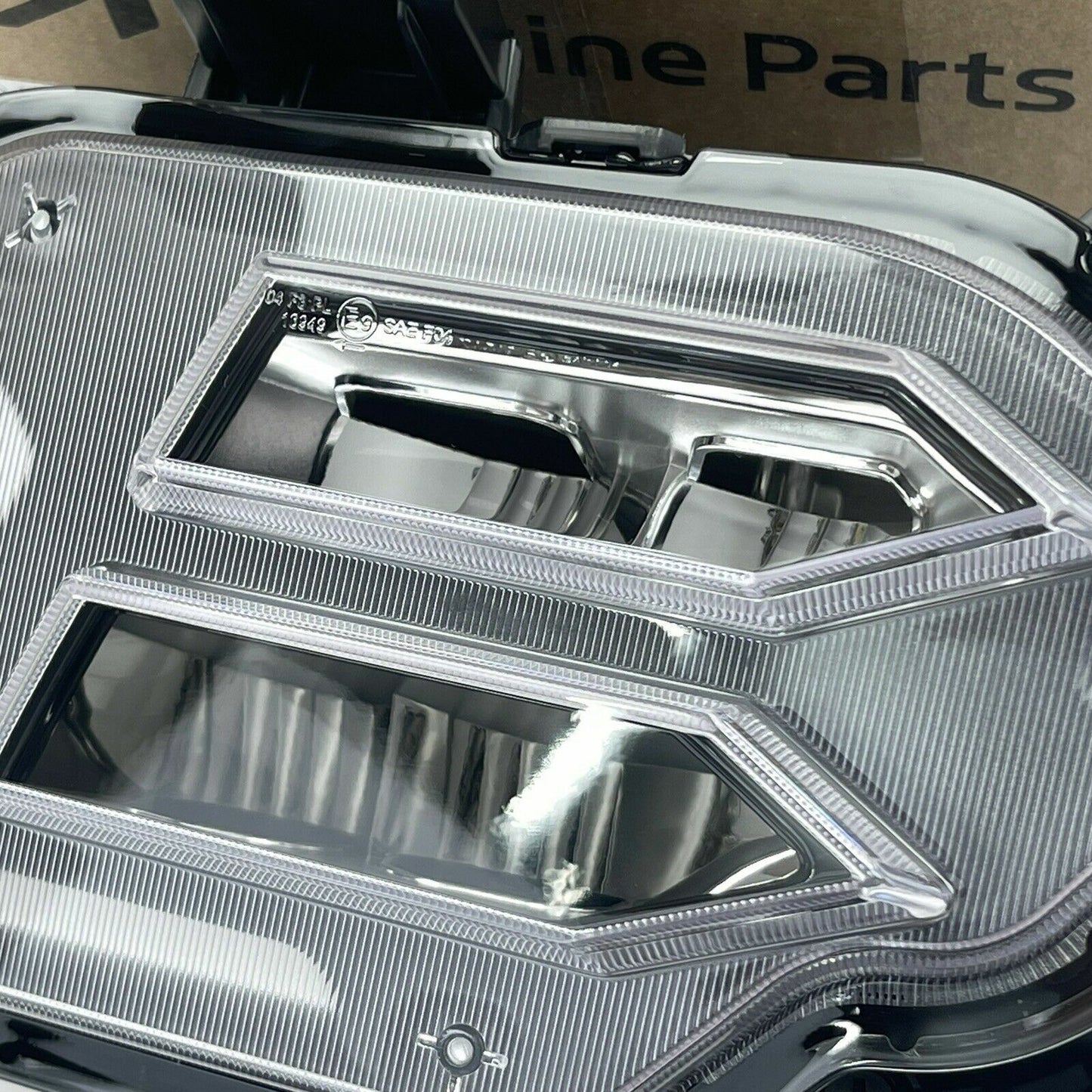 GENUINE Front Right Passenger Side Fog Light Lamp for Kia Sorento 92202P2000