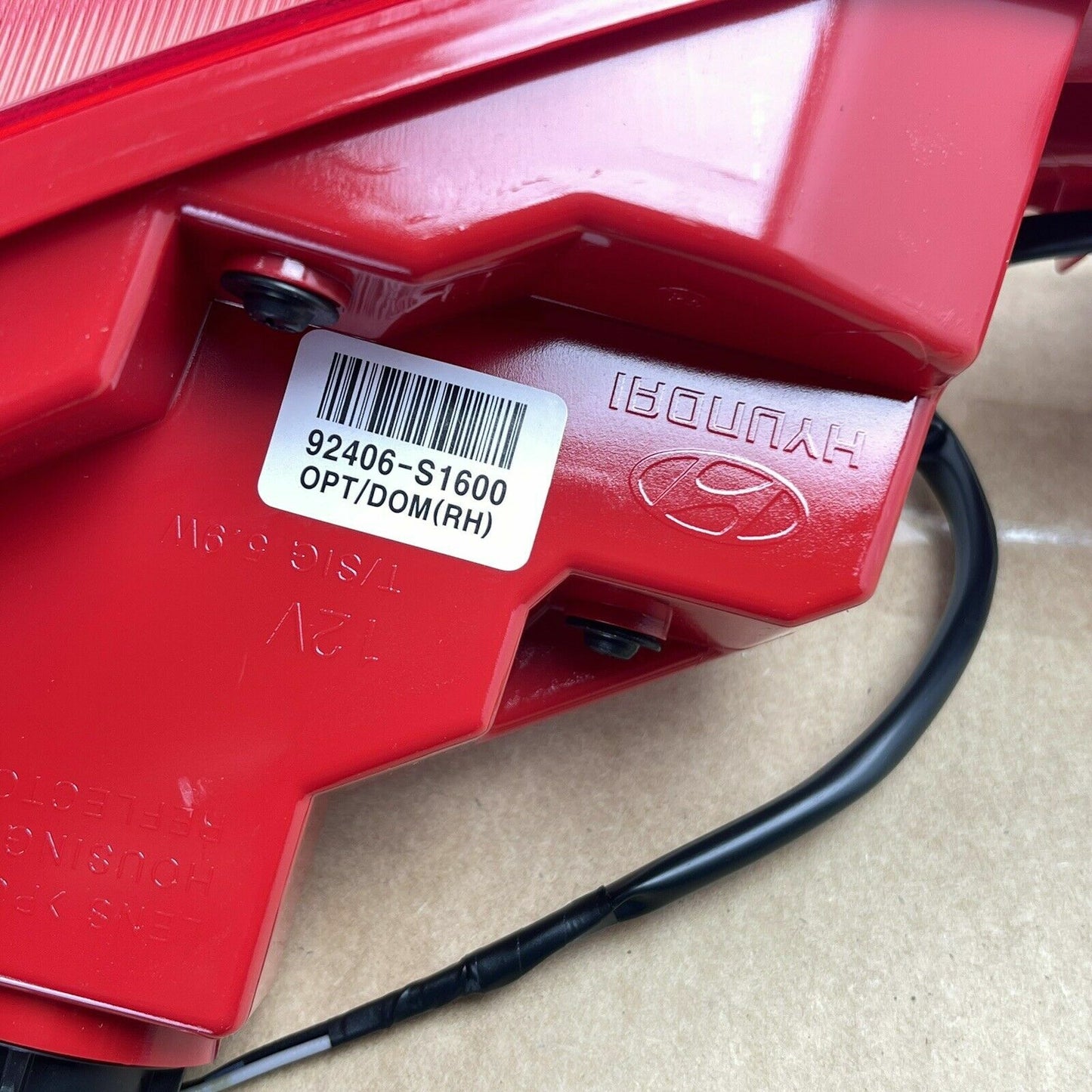 GENUINE LAMP ASSY-SIDE Turn Signal LED REAR,RH for Hyundai SantaFe  92406S1600