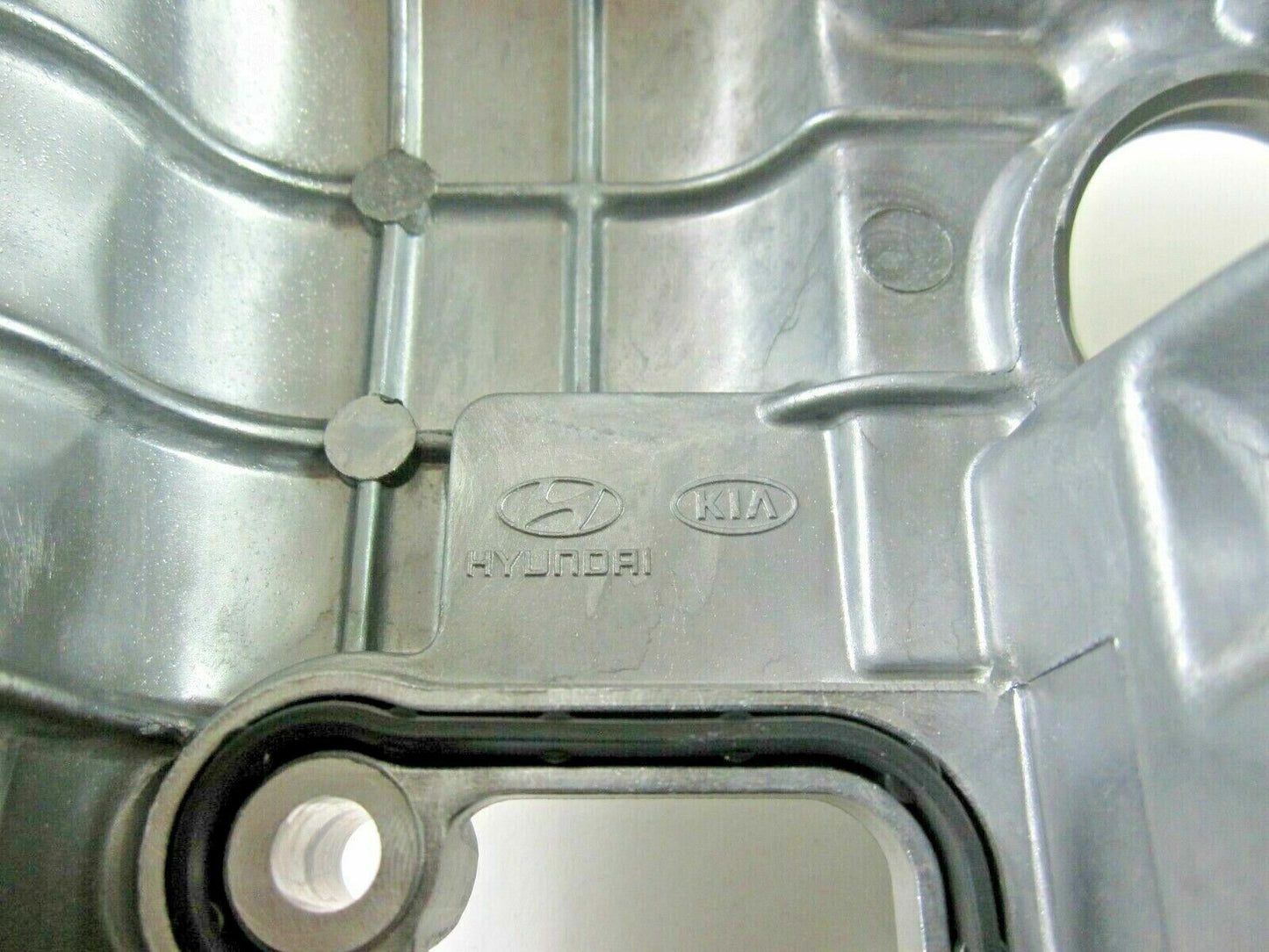 GENUINE ENGINE VALVE COVER FOR 12-21 HYUNDAI KIA 1.6L oem 224102B612