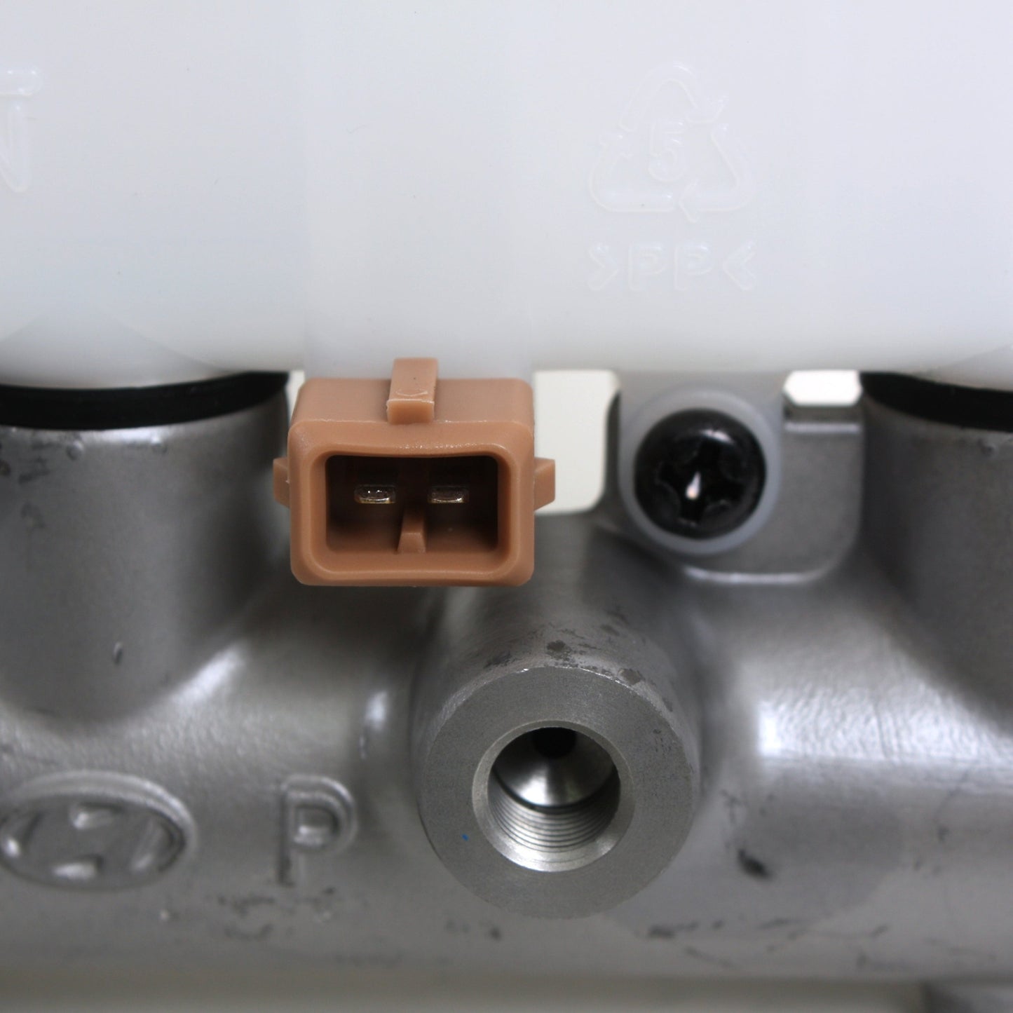 GENUINE 585102D300 Brake Master Cylinder for Hyundai Elantra 2001-2006