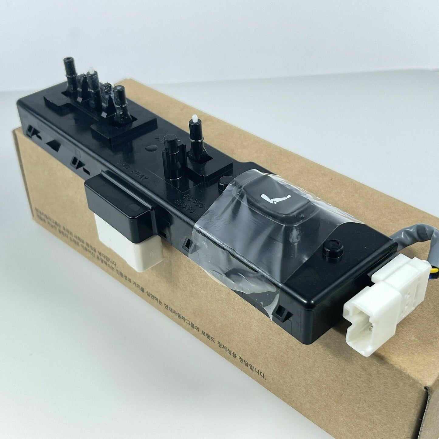 GENUINE Power Seat Adjust Switch Front-Left for  KIA Sorento11-15 885202P020VA