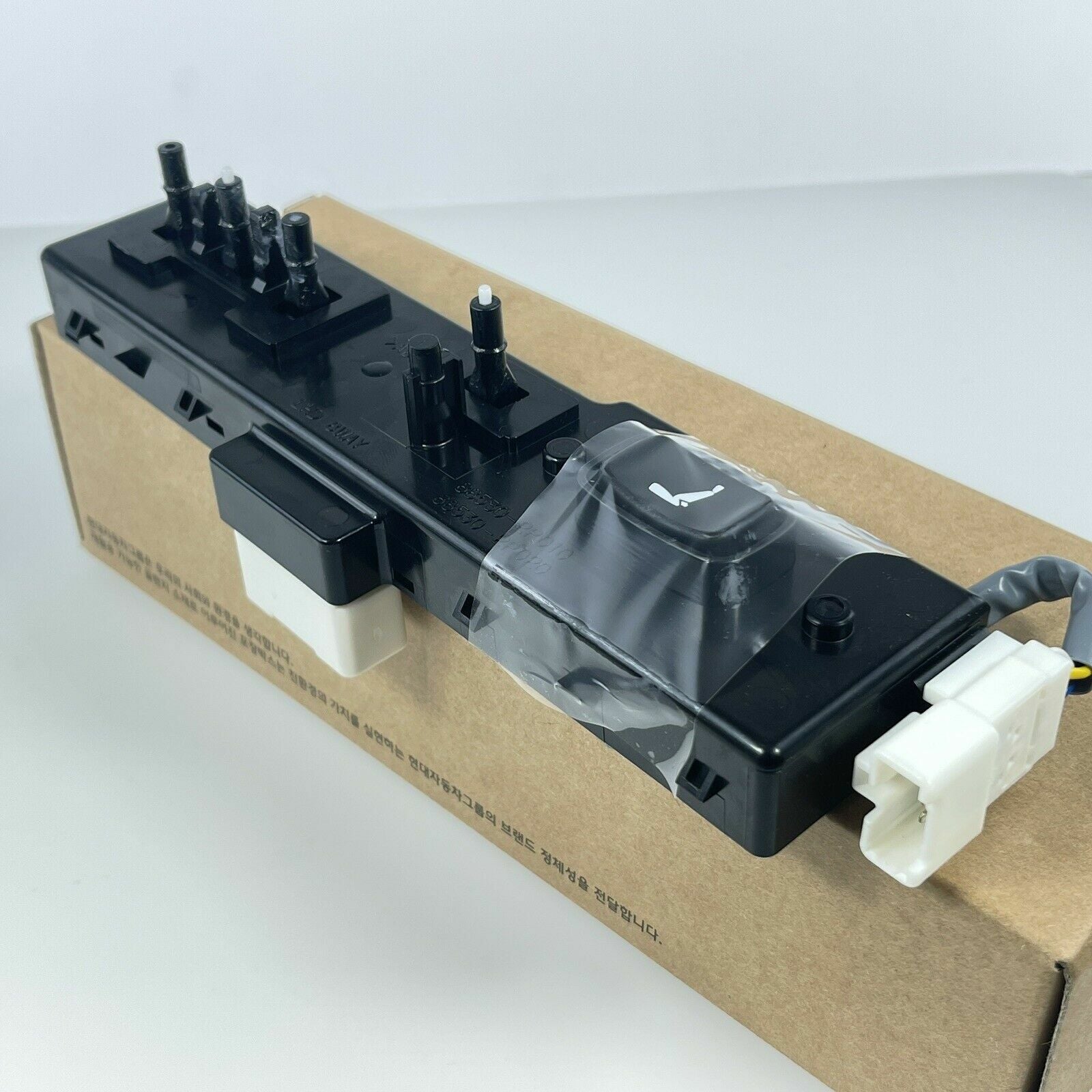 GENUINE Power Seat Adjust Switch Front-Left for  KIA Sorento11-15 885202P020VA