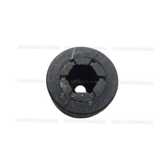 Side Mount Insulator 218233K000 Right Front for Hyundai Tucson Sonata 2006-2014