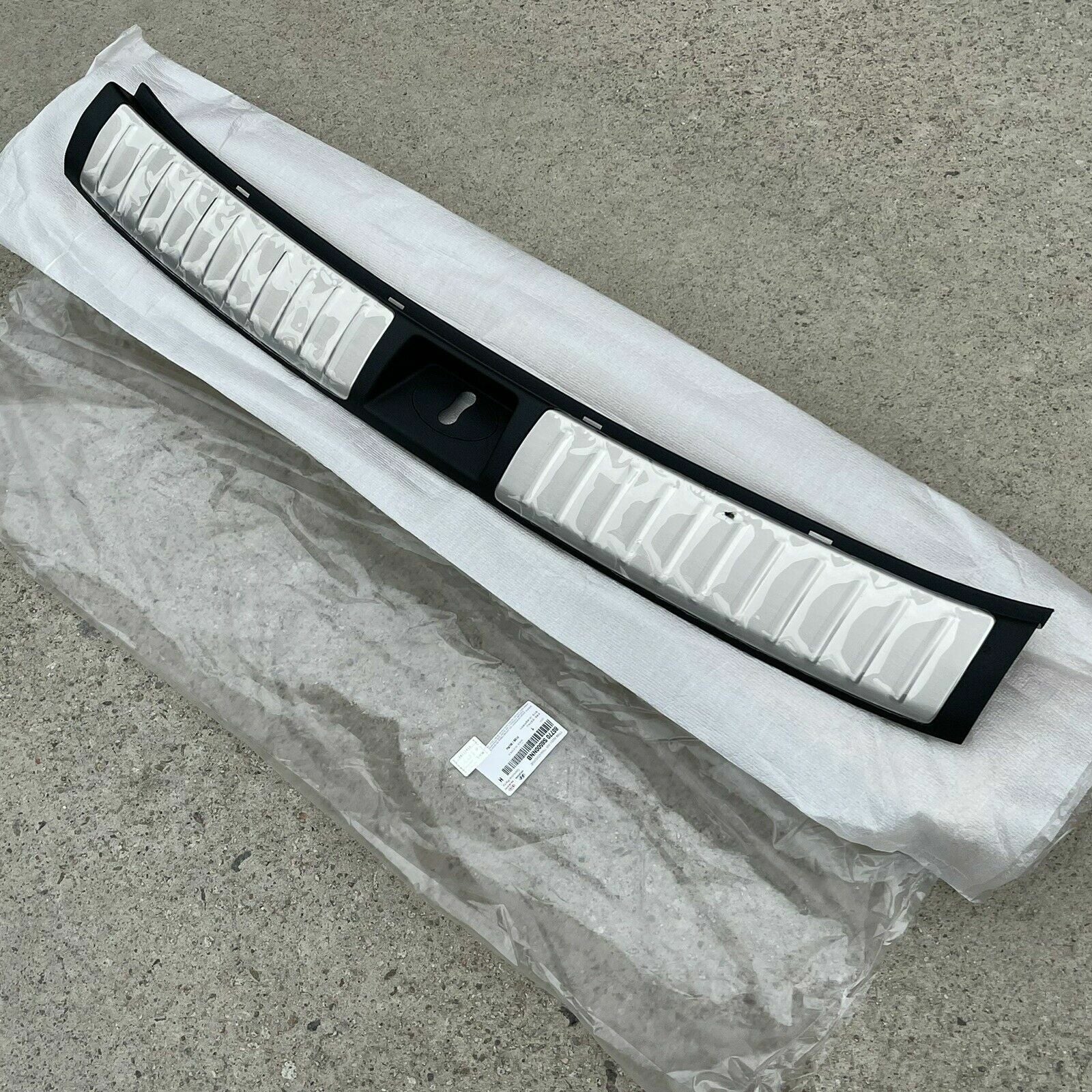 GENUINE Trunk Body Trim Molding Panel for Hyundai Palisade 18-20 85770S8500NNB