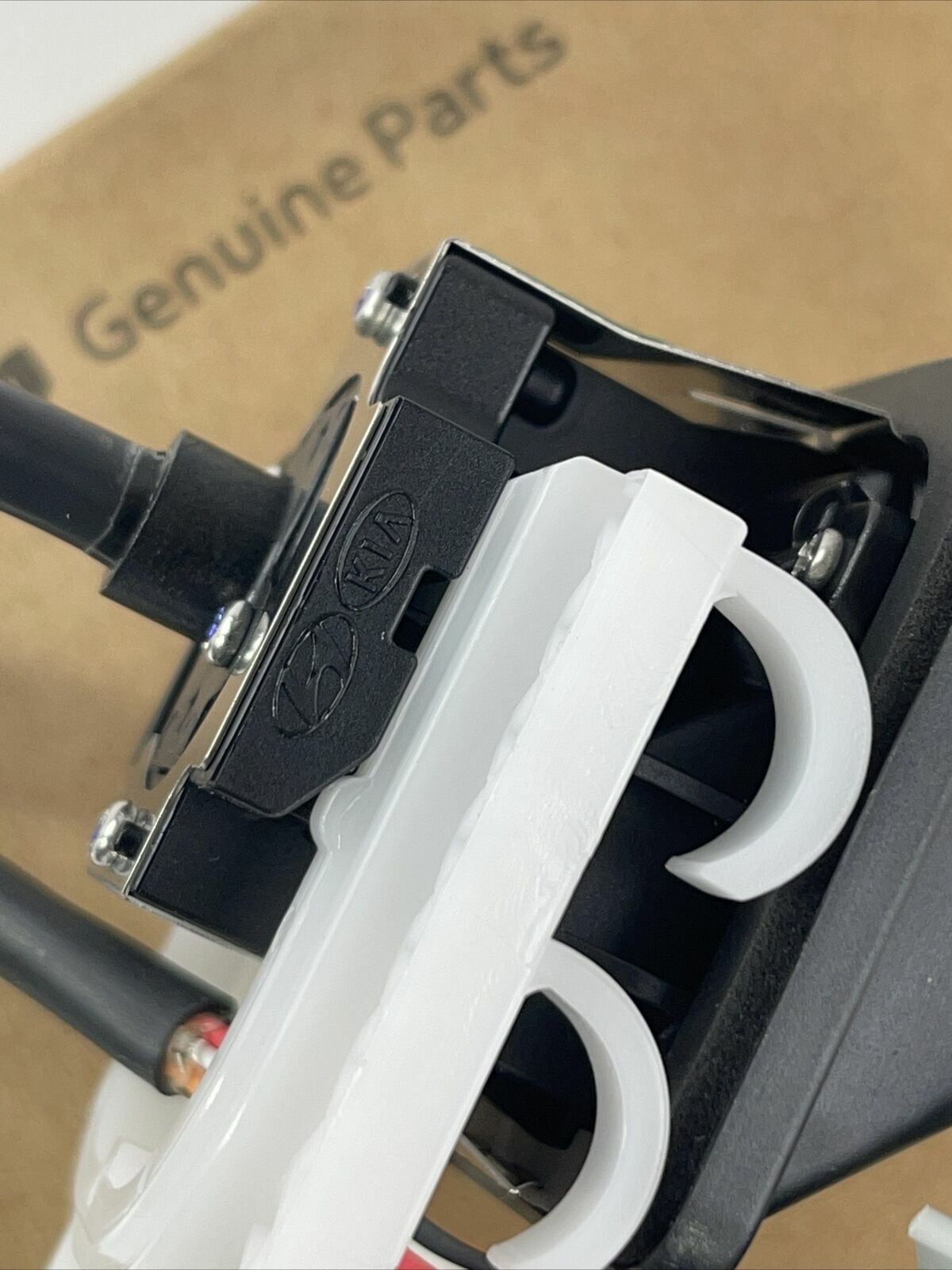 GENUINE Rear View Parking Camera for 14-16 KIA Optima/Optima Hybrid 957602T650