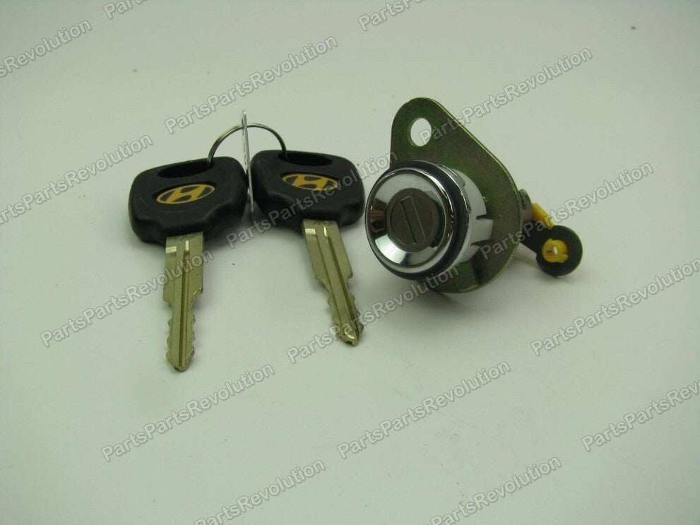 Lock Cylinder 8125139F00 for Hyundai XG350 04-05