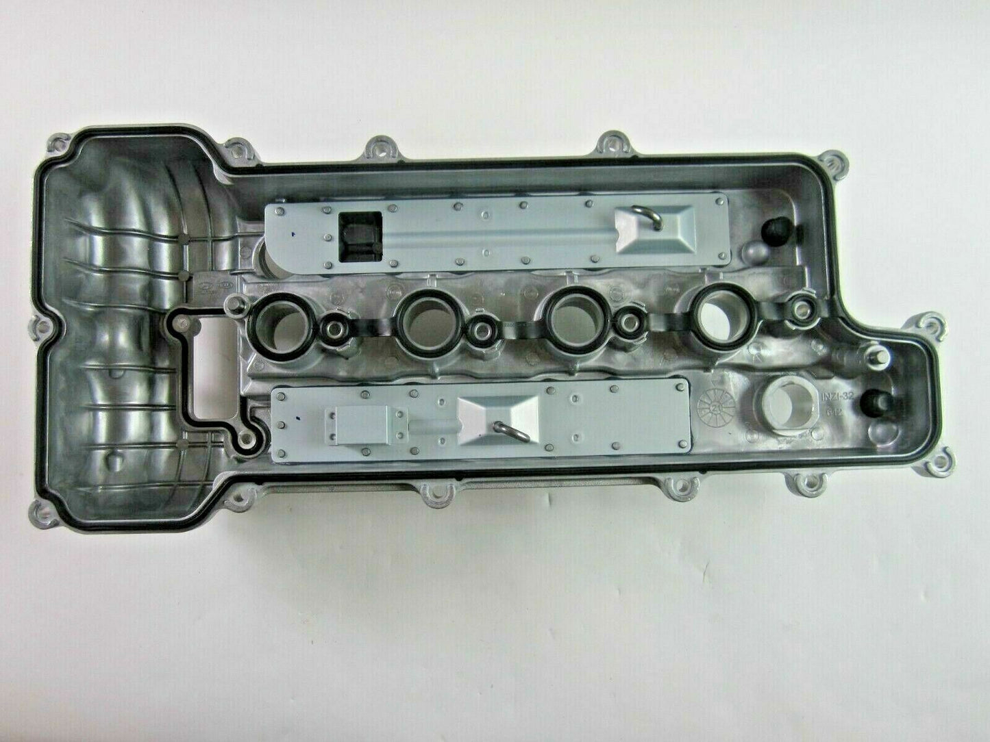 GENUINE ENGINE VALVE COVER FOR 12-21 HYUNDAI KIA 1.6L oem 224102B612