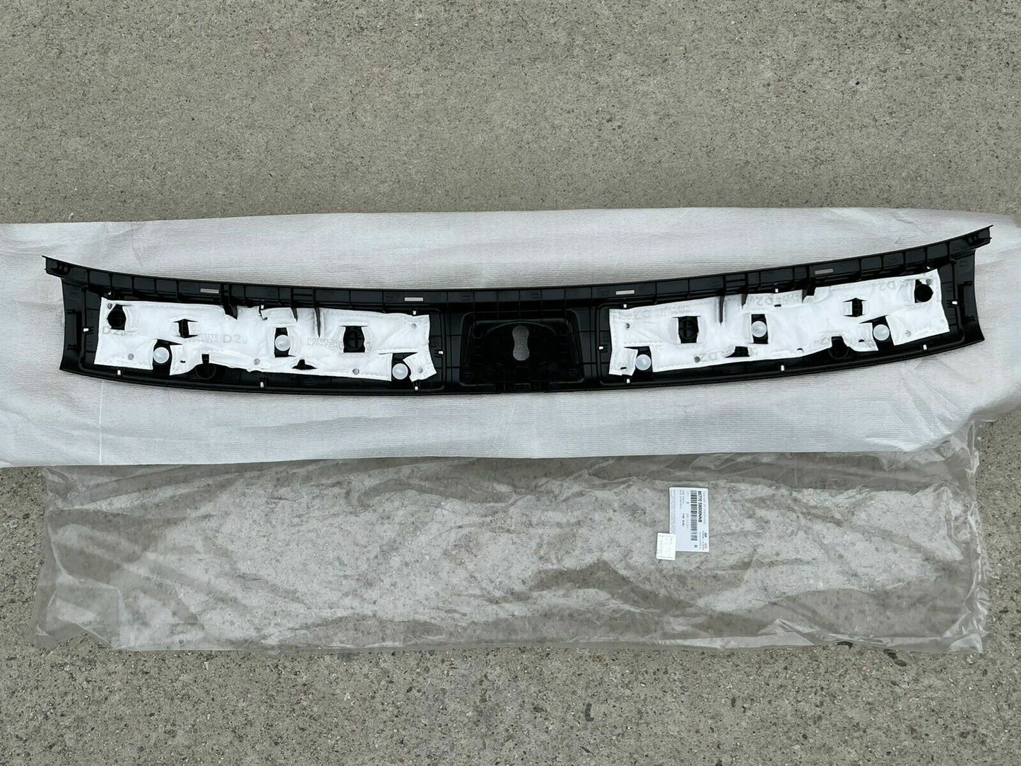 GENUINE Trunk Body Trim Molding Panel for Hyundai Palisade 18-20 85770S8500NNB