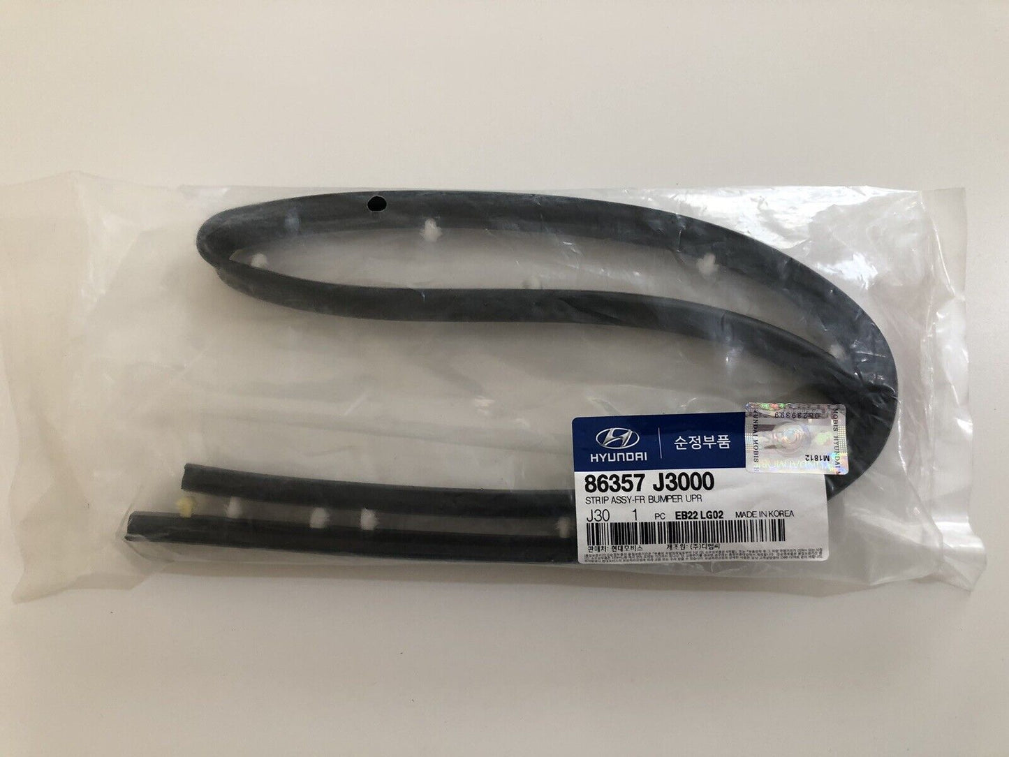 GENUINE 86357J3000 Front Upper Strip Bumper Rubber Seal for Veloster 19-22